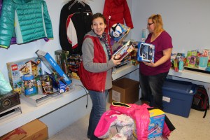 Preparing for Food and Toy Distribution, Salvation Army, Tamaqua, 12-17-2014 (12)