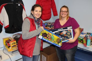 Preparing for Food and Toy Distribution, Salvation Army, Tamaqua, 12-17-2014 (23)