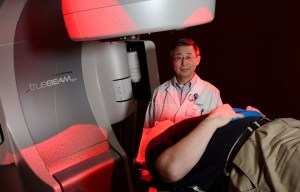 St. Luke’s Chief Physicist Xue Tianyou, PhD, oversees technology aspects of treatment for brain tumors with frameless SRS at St. Luke’s Cancer Center – Anderson Campus.  The technology is available in the St. Luke’s Radiation Oncology Department.
