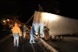 Tractor Trailer Stuck in Ditch along Lincoln Street, Hometown, 1-9-2015 (10)