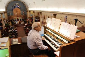 Tom Cara Playing Organ, St. John XXIII Roman Catholic Parish, Tamaqua (6)