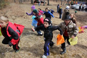 Community Easter Egg Hunt, Alpha Beta Phi, Sorority, Bungalow Park, Tamaqua, 3-23-2013 (26)