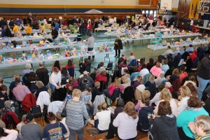 Men Of Marian Chinese Auction, Marian Catholic High School, Rush Township, 3-22-2015 (21)