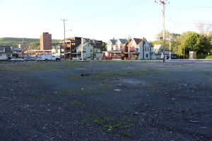 Borough Purchases Land, Lot, Center Street, Tamaqua, 5-22-2015 (4)
