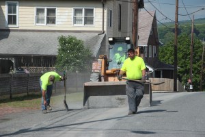 Borough Street Department Crews, Road Repairs, Mauch Chunk Street, Tamaqua, 5-18-2015 (3)