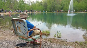 Siblings Fishing, Chair, Bear's Head Huck Fuinn Fish Rodeo, Bears Head, Delano, 5-17-2015 (1)