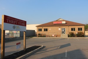 Story About LIFE's 2nd Hand Treasures Thrift Store Closing, Center Street, Tamaqua, 5-8-2015 (3)