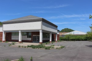 Tamaqua Auto Parts Buys old CVS Building, East Broad Street, Tamaqua, 5-14-2015 (3)