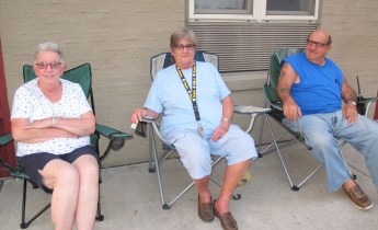 Friends Hanging Out, Majestic House, Tamaqua, 9-3-2015 (3)