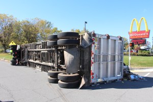 Overturned Tractor Trailer, SR54, Hometown, 10-19-2015 (33)