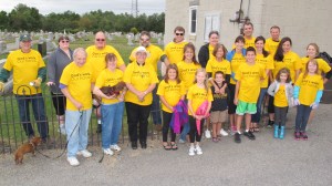 Volunteers Cleaning GAR Cemetery, Summit Hill, 9-13-2015 (4)