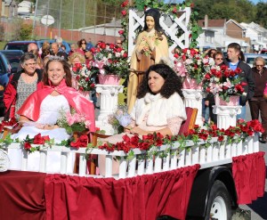 The parade featuring Grace Ann Williams (2015 Rose Queen), Urielle Bertsein Cuebas (2015 Rose Princess)