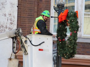 Putting Up 70 Or So Christmas Decorations, Street Department, Downtown Tamaqua, 11-25-2015 (20)