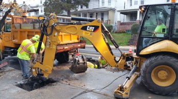 Water Department Repairing Service Line, 200 block of East Broad Street, Tamaqua, 11-6-2015 (1)