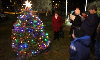 Nesquehoning Holiday Tree Lighting, via Lions Club, Nesquehoning, 12-5-2015 (4)