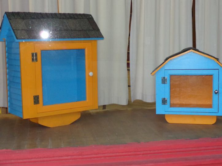 lions-club-donates-small-box-library-to-weatherly-1-14-2017-1