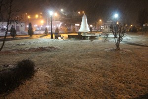 start-of-snowfall-depot-square-park-tamaqua-2-9-2017-1